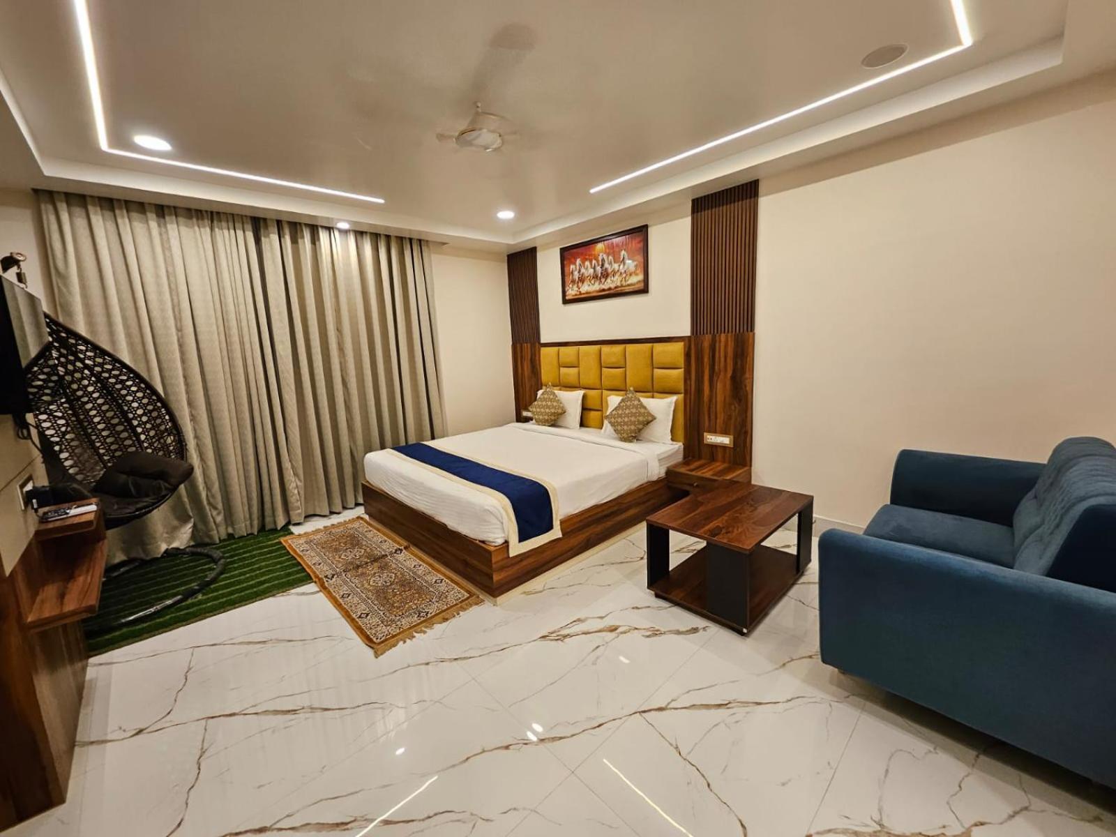 Hotel Maa Laxmi Palace 데오가르 외부 사진