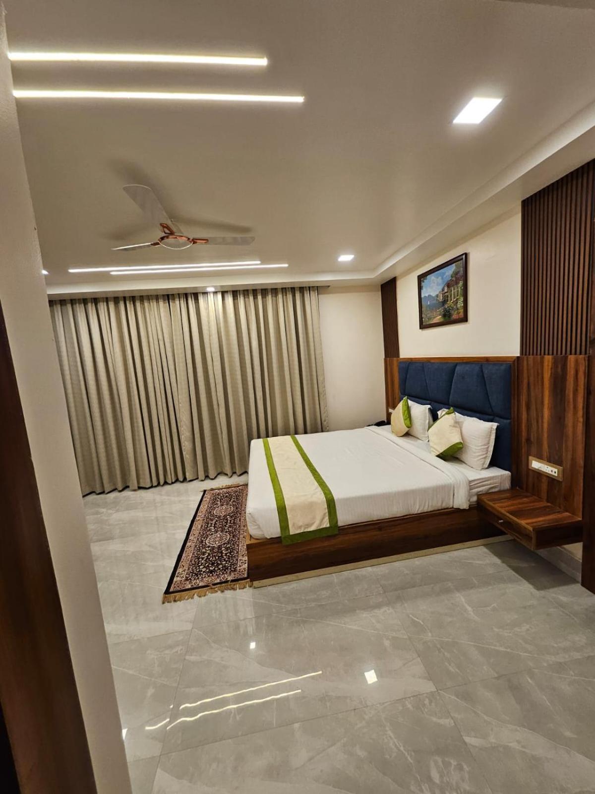 Hotel Maa Laxmi Palace 데오가르 외부 사진