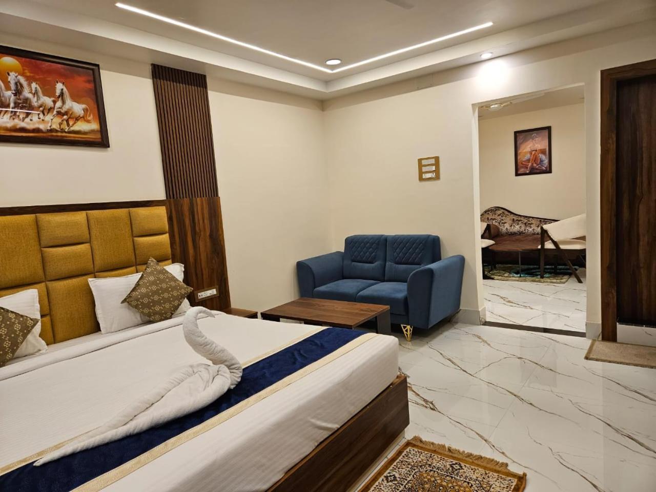 Hotel Maa Laxmi Palace 데오가르 외부 사진