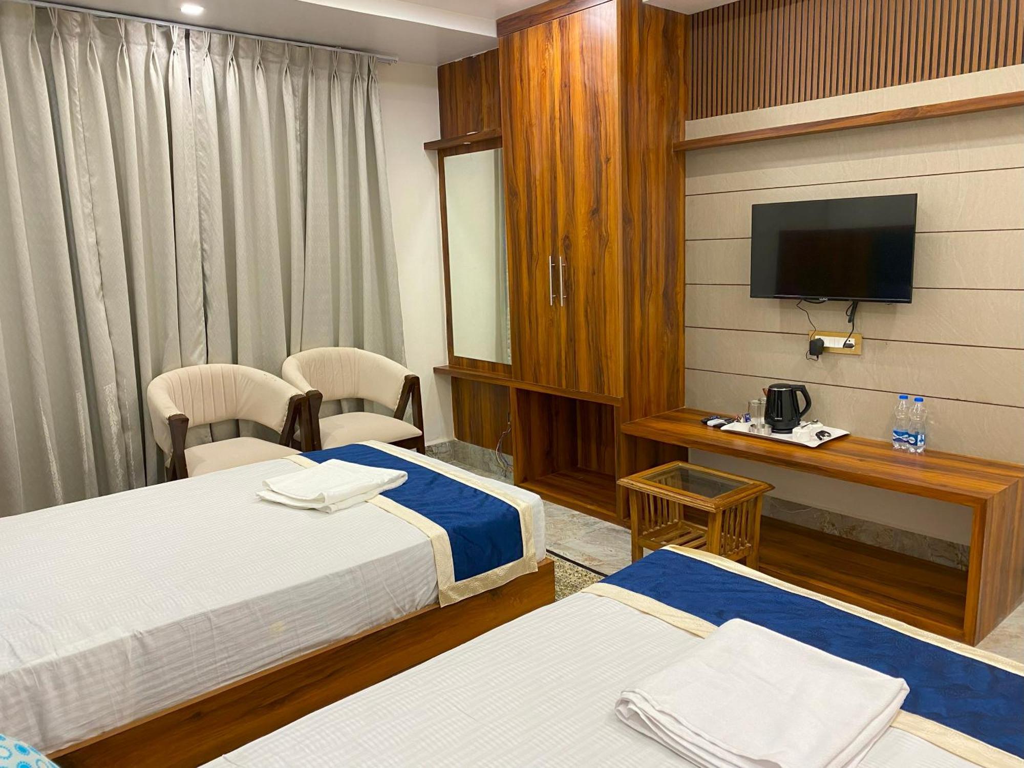 Hotel Maa Laxmi Palace 데오가르 외부 사진