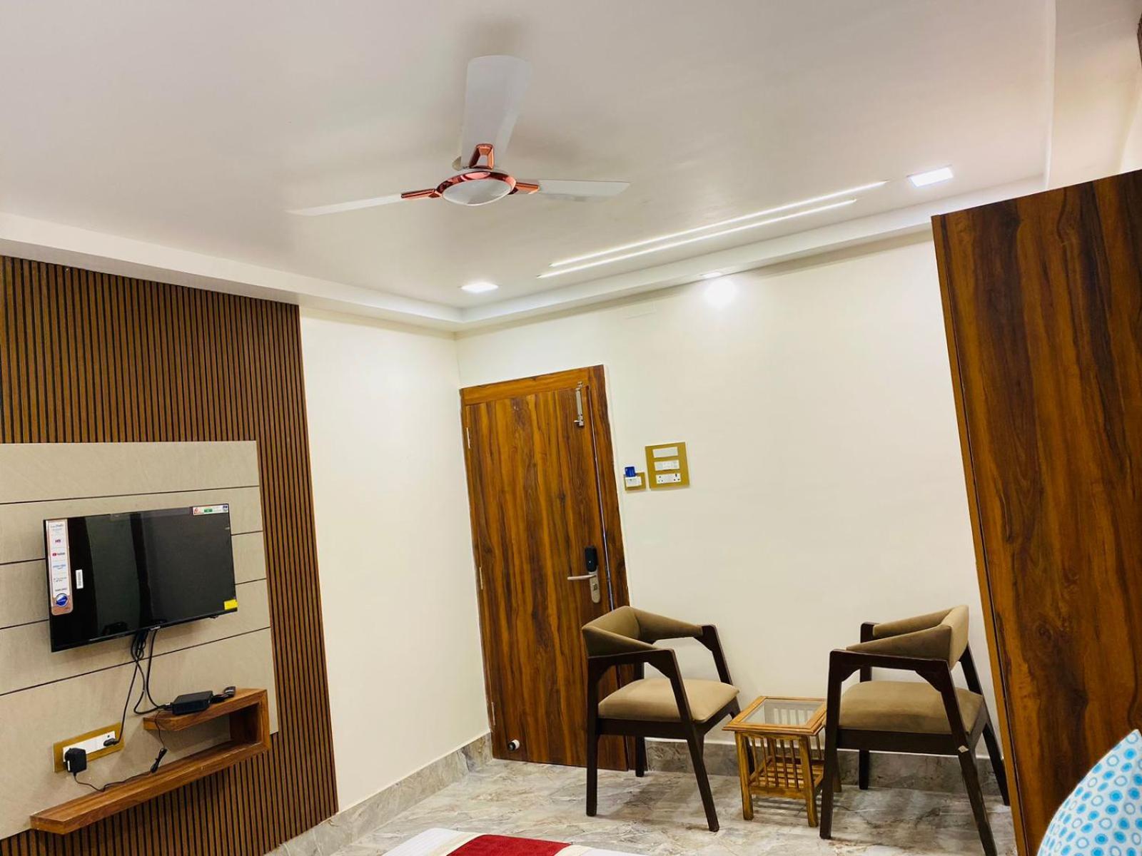 Hotel Maa Laxmi Palace 데오가르 외부 사진